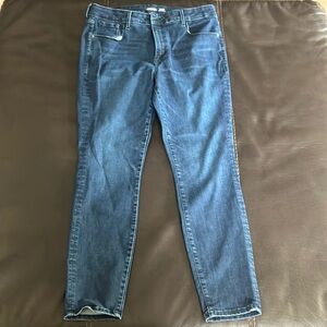 Old navy rockstar jeans size 16